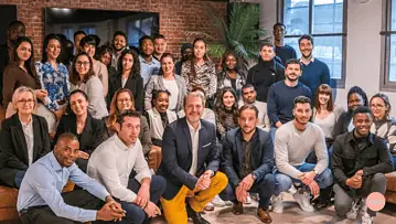 L'équipe Dom et Vie dans leurs locaux.