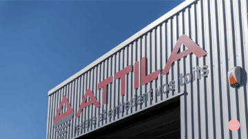 La devanture d'un magasin Attila.