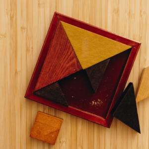 Un jeu de casse tête pour illustrer l'idée de devenir un meilleur manager grâce aux 4 accords toltèques