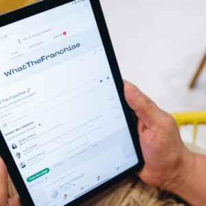 Une tablette pour réussir sa communication locale au lancement d’une activité.