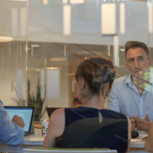 Richard Barone Dvore et ses équipes.