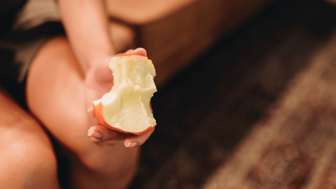 Une pomme mangée pour illustrer la fin de l'âge d'or du bio.