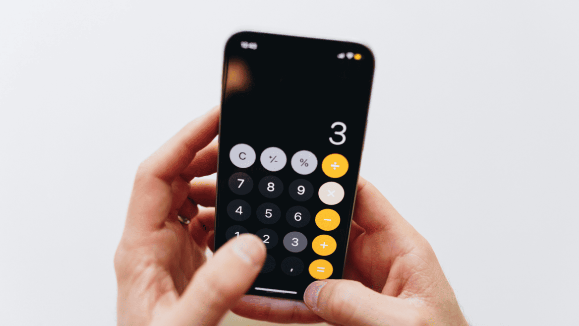 Photo d'une calculatrice pour illustrer l'idée d'entreprendre sans apport personnel