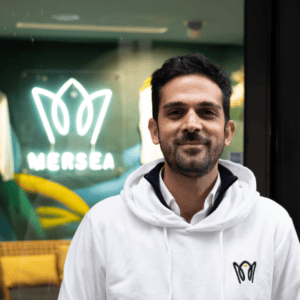 Photo de Keyvan Badri fondateur de la franchise street food Mersea.