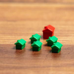 advantages and disadvantages of a franchise without premises