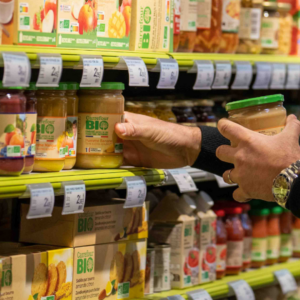 Les rayons de carrefour pour illustrer le passage de 37 magasins en location gérance
