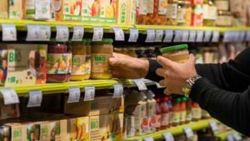 Les rayons de carrefour pour illustrer le passage de 37 magasins en location gérance