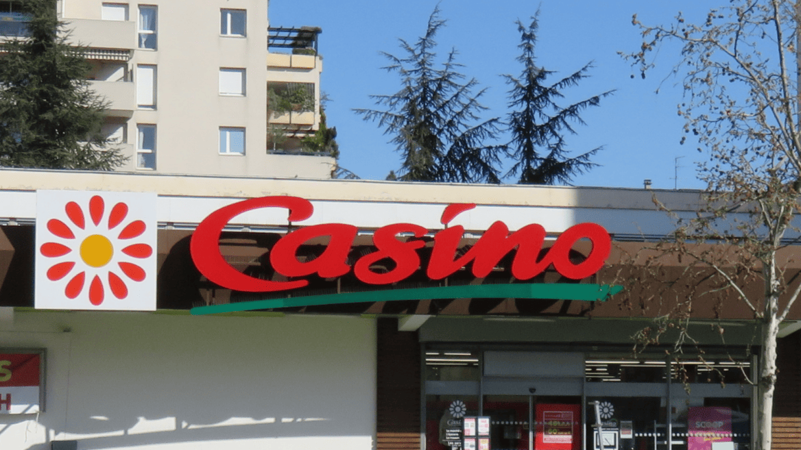 Devanture d'un Casino pour illustrer la cession de magasins à Intermarché.