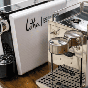Une machine à café Litha Espresso.