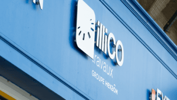 La devanture d'une boutique Illico Travaux.
