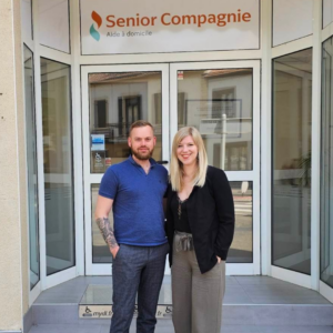 Johanny Grandclaude, co-gérante avec son mari Thibaud Grandclaude de l’agence Senior Compagnie à Metz.