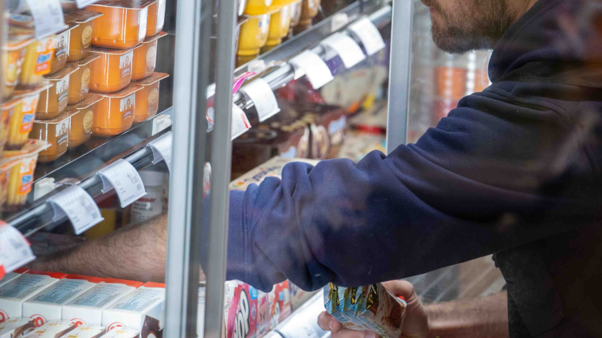 Les rayons laitage d'une enseigne de grande distribution.