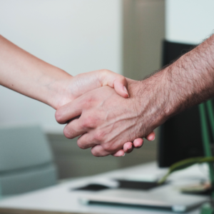 serrage de main