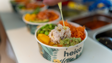 Un poké bowl de chez Heiko Poké.
