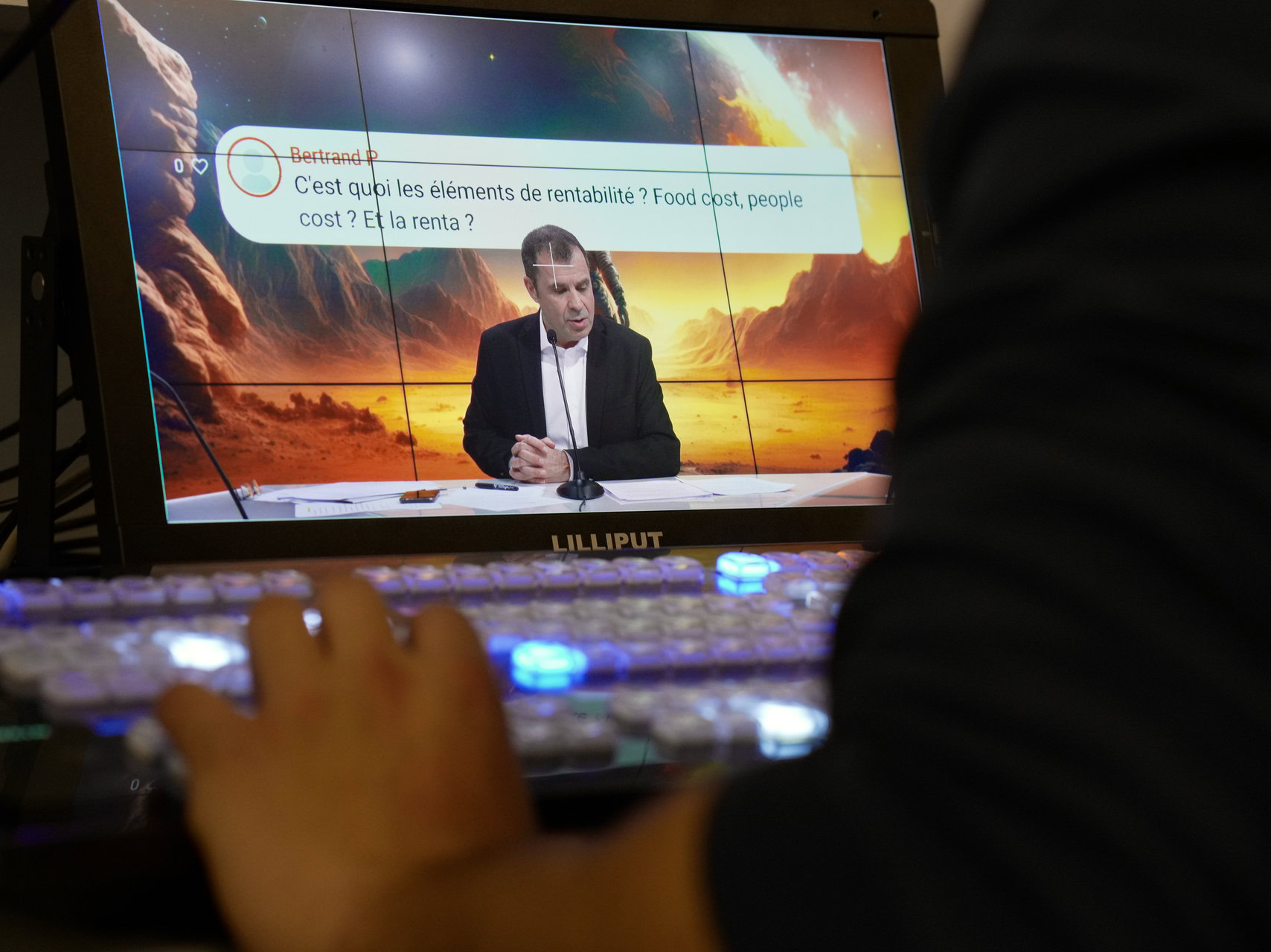 Séance de questions-réponses sur le plateau du E-Salon.