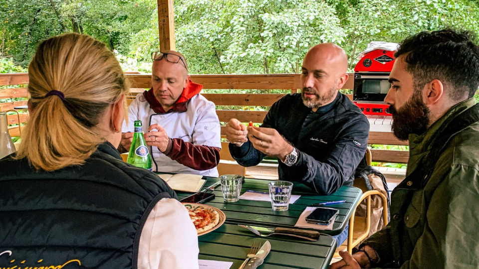 jordan tomas membre du jury pour la coupe de france des pizzaiolos