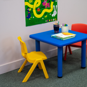 Une salle de jeu de la crèche Les Chérubins.