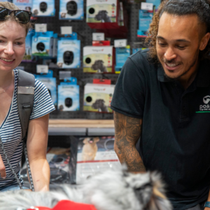 Comment la question du bien-être animal transforme l'activité des animaleries ?  