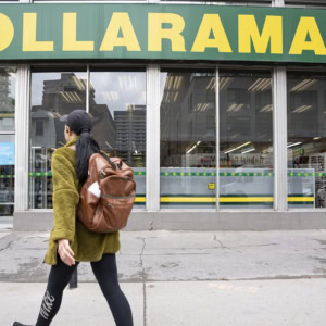 pietonne dollarama montreal pc juin 2023