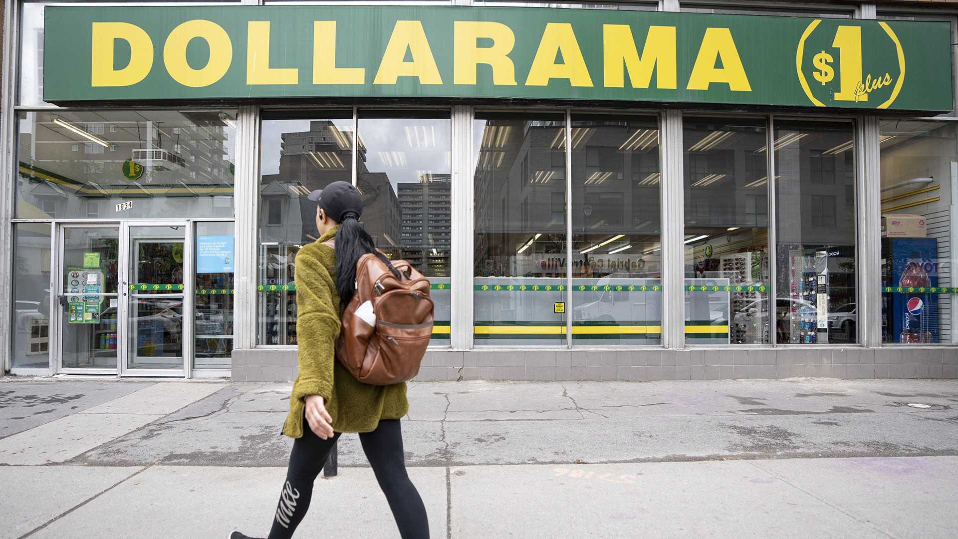 pietonne dollarama montreal pc juin 2023