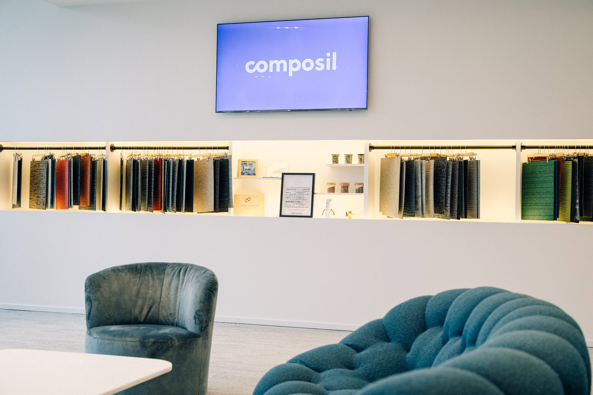 showroom dÉchantillons et canapés contemporains