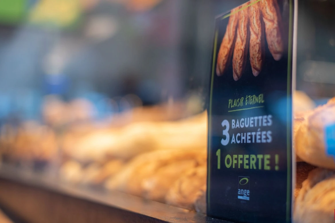 Vitrine d'une boulangerie Ange