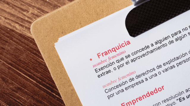 ¿Qué pasa si no pago royalties o dejo la franquicia?