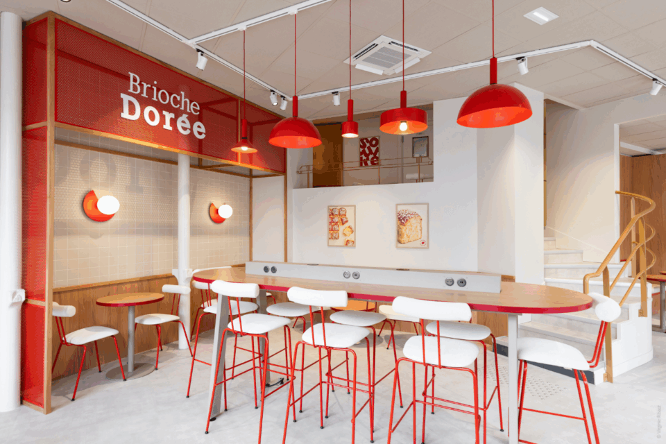 Brioche Dorée Paris Place de l'Opéra : vitrine de la transformation de l’enseigne