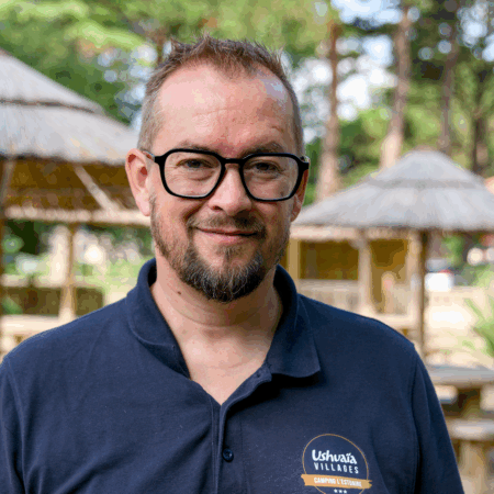 Gregory Berment, gérant d'un Ushuaïa Village posant pour son interview