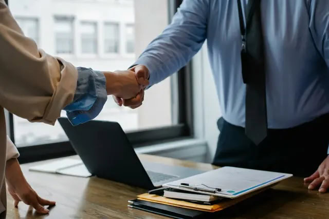 contrats de franchise annulation de clauses creìant un deìseìquilibre significatif