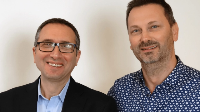 Patrick Grange et Jacques Bedun repreneur du réseau Envia Cuisines.