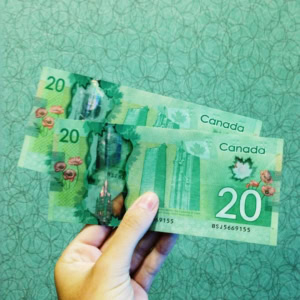 Dollars canadiens