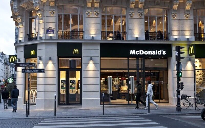 Devanture restaurant Mc Donald's