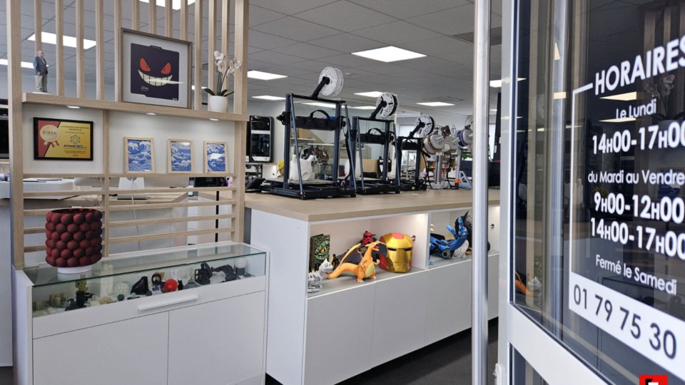 L'intérieur d'une boutique Atome 3D.