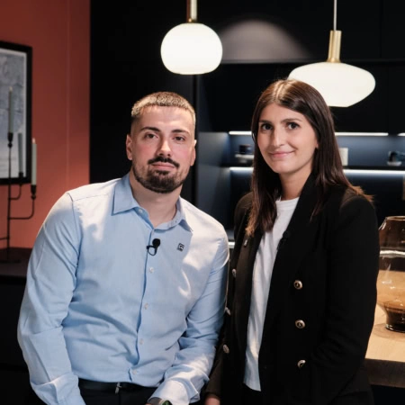 antony et mélanie ferreira, franchisés mobalpa posant pour leur interview