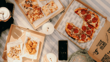 cajas de pizza abiertas