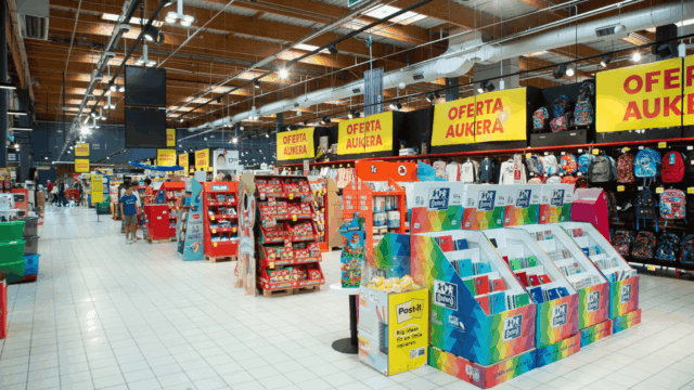 interior de supermercado eroski