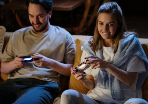 personnes qui jouent aux jeux vidéos