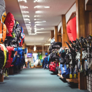 sacs sur rack en magasin