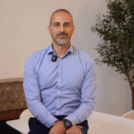 Vazken Sourenian, Franchisé