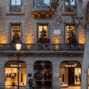 entrada tienda de ropa massimo dutti