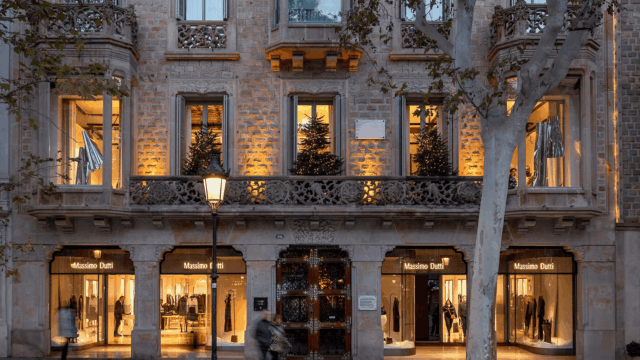 entrada tienda de ropa massimo dutti