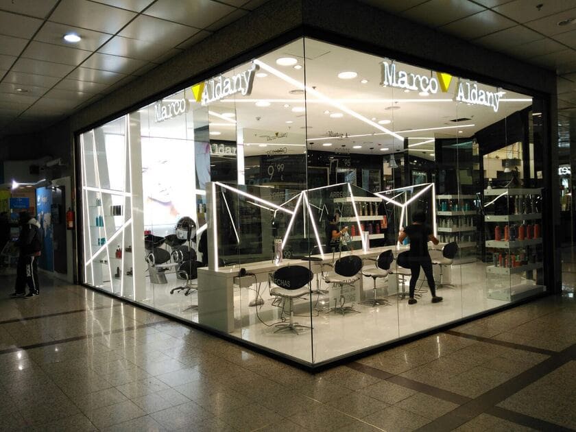 exterior peluquería marco aldany