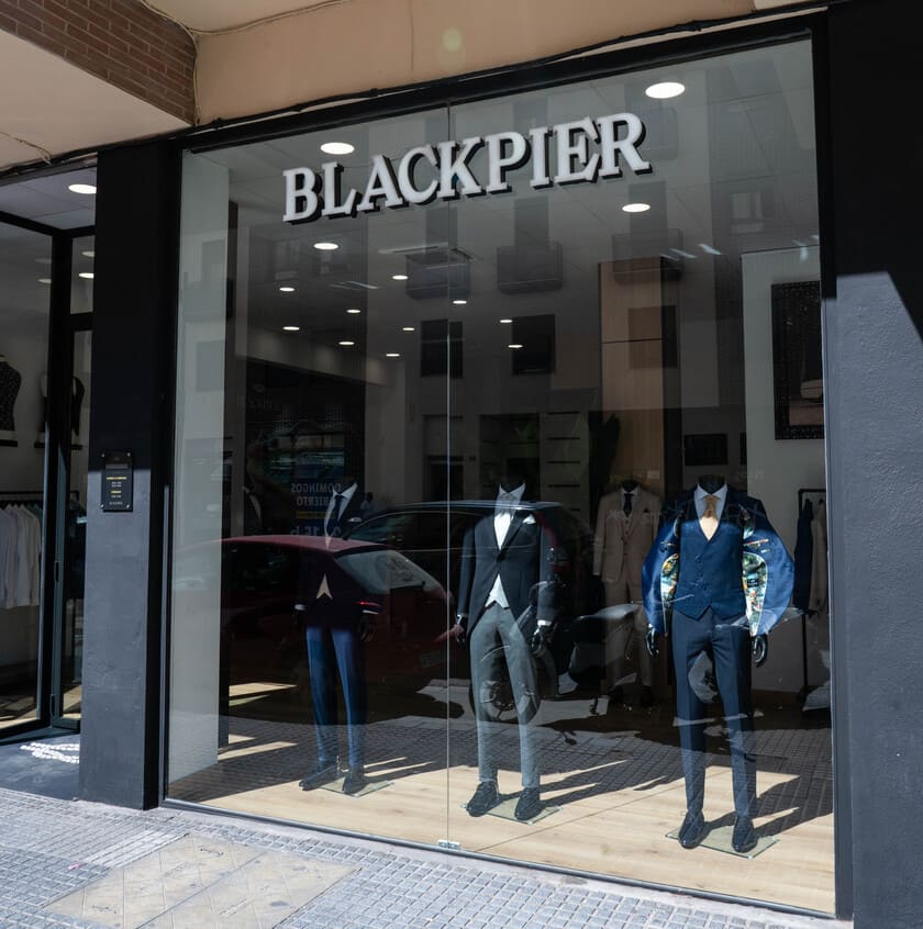 exterior tienda de moda masculina