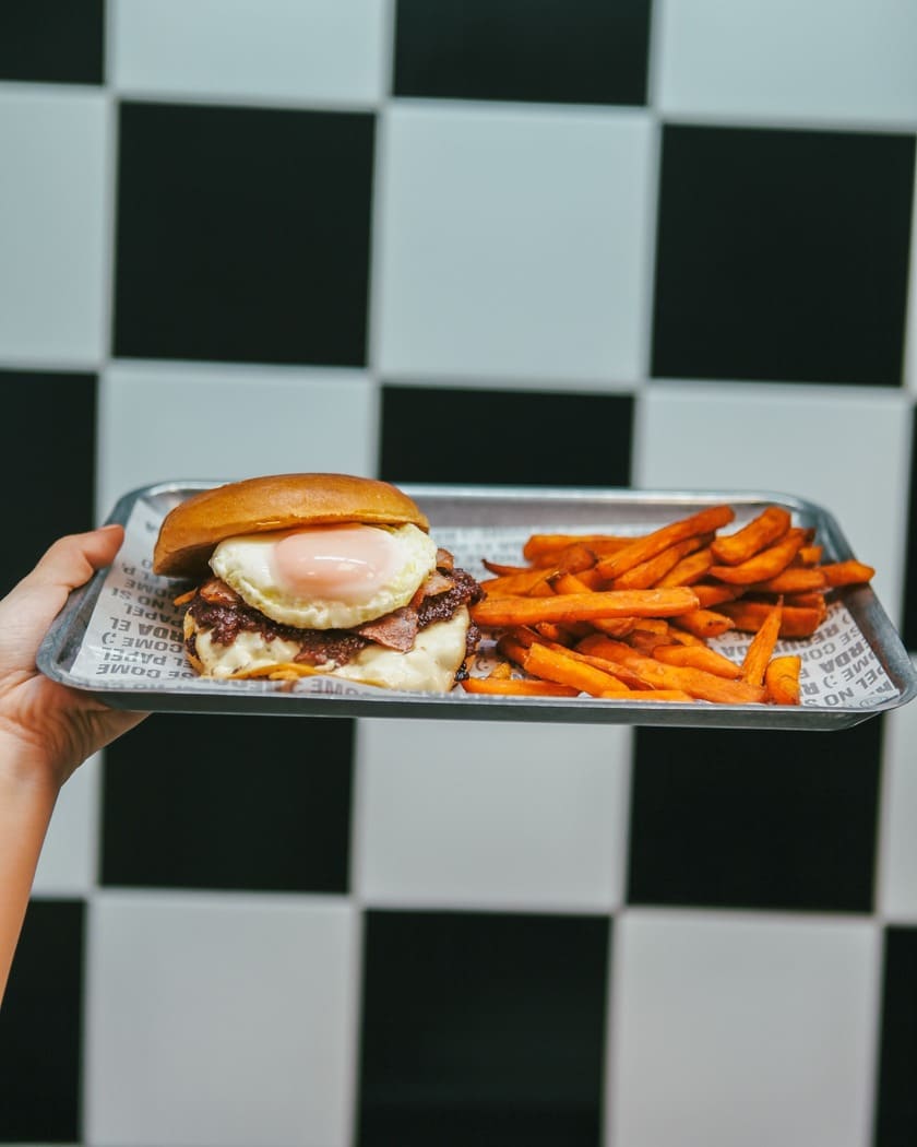hamburguesa con patatas