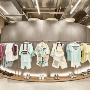 interior tienda bershka