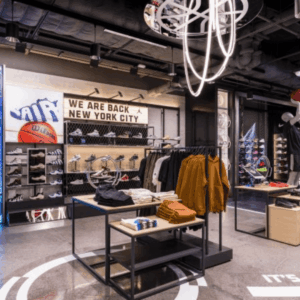 interior tienda foot locker