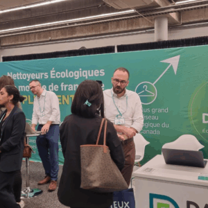 vue d'une grande scène lors d'un événement de daoust