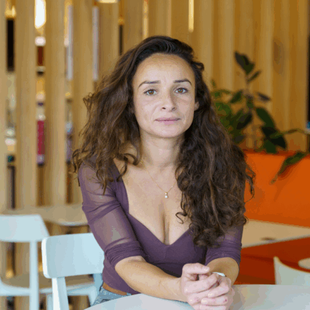 Tatiana Lanterne, franchisée la pizza de nico posant pour son interview