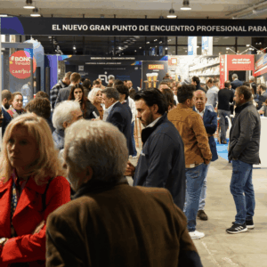 asistentes en en una feria de franquicias